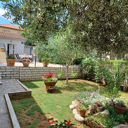 Holiday Home Dorina Pula Exterior foto