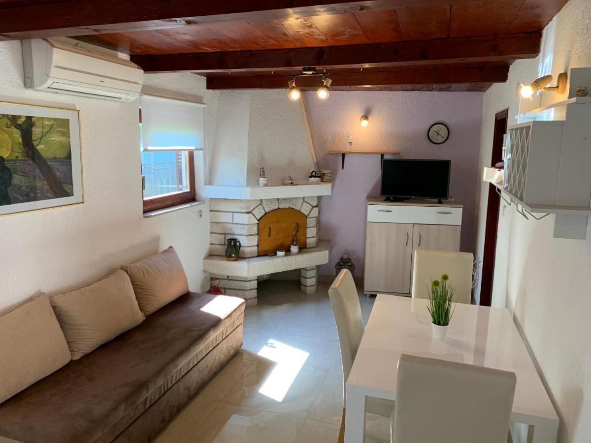 Holiday Home Dorina Pula Exterior foto
