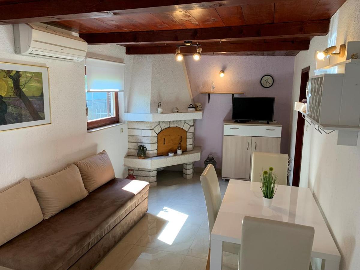 Holiday Home Dorina Pula Exterior foto